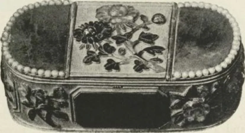 An illustration from Illustrated catalogue of the furniture and embellishments from the Imperial Palace, Pekin, exquisitely wrought gold ornaments from the ceremonial crowns of the former Emperor and Empress of China and numerous other objects of antiquity and distinctive artistic excellence, recently acquired by the firm of Messrs. Yamanaka & Company, New York, Japan, China [electronic resource] : to be sold at unrestricted public sale on the afternoons herein stated, 1917, leaf 22