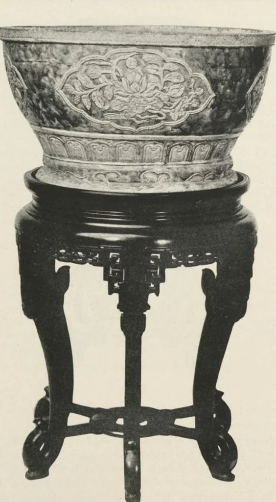 An illustration from Illustrated catalogue of the furniture and embellishments from the Imperial Palace, Pekin, exquisitely wrought gold ornaments from the ceremonial crowns of the former Emperor and Empress of China and numerous other objects of antiquity and distinctive artistic excellence, recently acquired by the firm of Messrs. Yamanaka & Company, New York, Japan, China [electronic resource] : to be sold at unrestricted public sale on the afternoons herein stated, 1917, leaf 86