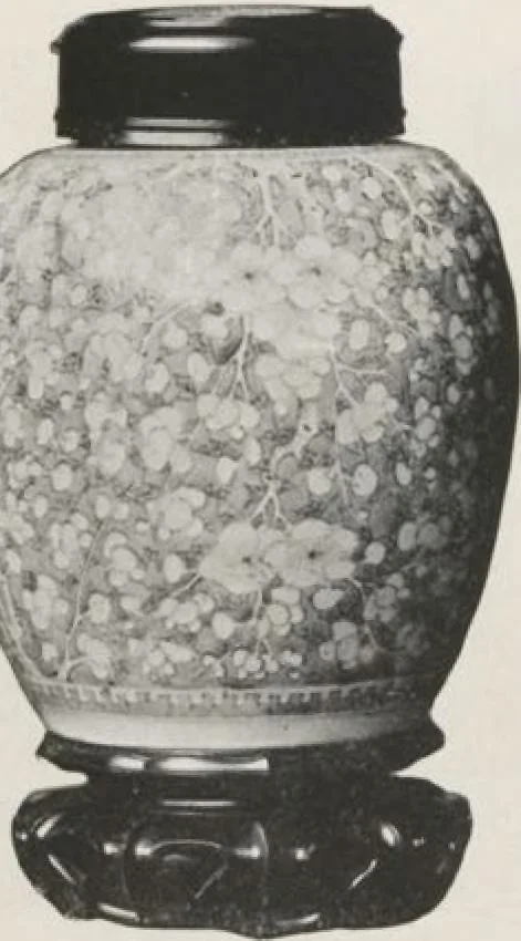 An illustration from Illustrated catalogue of the important collection of antique Chinese porcelains, Sung and Ming potteries, ancient stone sculptures, carved jades and other hard stones, snuff bottles, Mandarin necklaces, bronzes, enamels, palace furniture and wall panels and a number of rare and fine ancient Chinese paintings of the Sung and Ming periods [electronic resource] : all of which are to be sold at unrestricted public sale by direction of the Chinese expert, Lee Van Ching of Shanghai on the afternoons herein stated, 1917, leaf 129