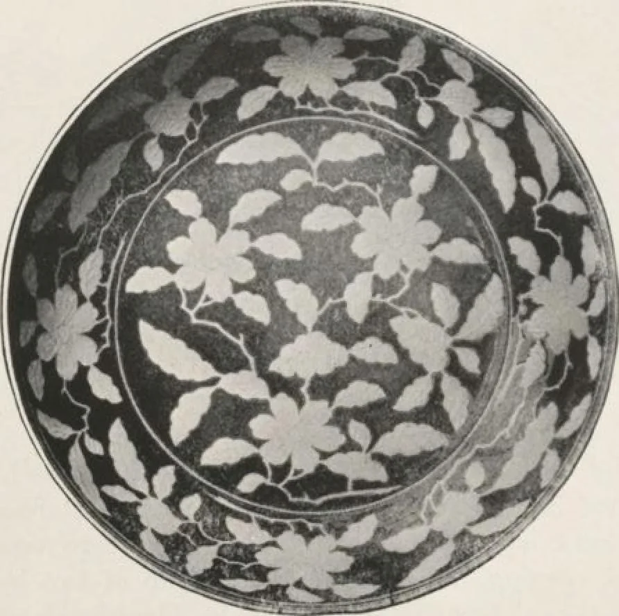 An illustration from Illustrated catalogue of the important collection of antique Chinese porcelains, Sung and Ming potteries, ancient stone sculptures, carved jades and other hard stones, snuff bottles, Mandarin necklaces, bronzes, enamels, palace furniture and wall panels and a number of rare and fine ancient Chinese paintings of the Sung and Ming periods [electronic resource] : all of which are to be sold at unrestricted public sale by direction of the Chinese expert, Lee Van Ching of Shanghai on the afternoons herein stated, 1917, leaf 130