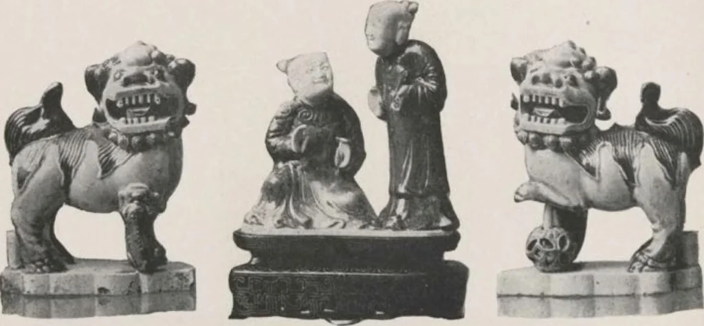 An illustration from Illustrated catalogue of the important collection of antique Chinese porcelains, Sung and Ming potteries, ancient stone sculptures, carved jades and other hard stones, snuff bottles, Mandarin necklaces, bronzes, enamels, palace furniture and wall panels and a number of rare and fine ancient Chinese paintings of the Sung and Ming periods [electronic resource] : all of which are to be sold at unrestricted public sale by direction of the Chinese expert, Lee Van Ching of Shanghai on the afternoons herein stated, 1917, leaf 154