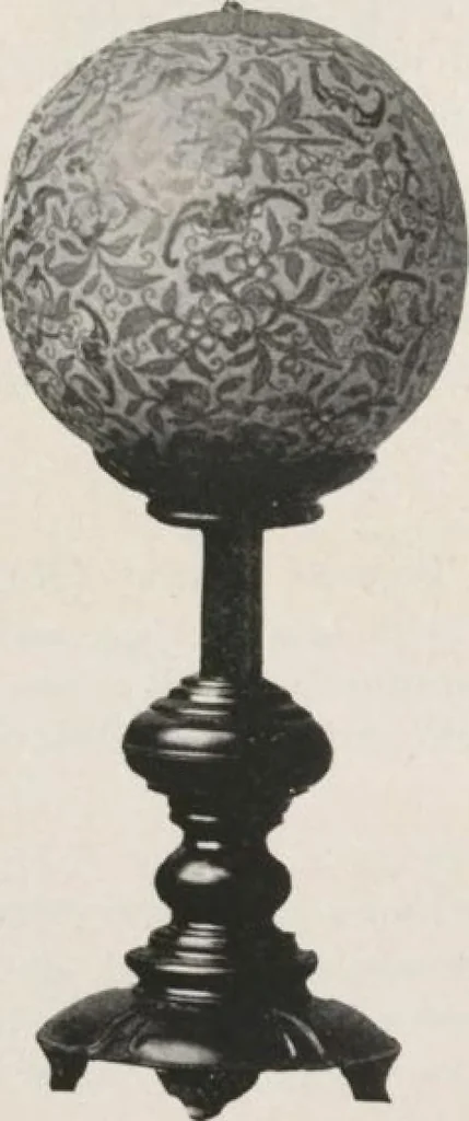 An illustration from Illustrated catalogue of the important collection of antique Chinese porcelains, Sung and Ming potteries, ancient stone sculptures, carved jades and other hard stones, snuff bottles, Mandarin necklaces, bronzes, enamels, palace furniture and wall panels and a number of rare and fine ancient Chinese paintings of the Sung and Ming periods [electronic resource] : all of which are to be sold at unrestricted public sale by direction of the Chinese expert, Lee Van Ching of Shanghai on the afternoons herein stated, 1917, leaf 171