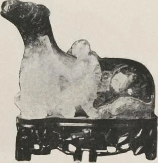 An illustration from Illustrated catalogue of the important collection of antique Chinese porcelains, Sung and Ming potteries, ancient stone sculptures, carved jades and other hard stones, snuff bottles, Mandarin necklaces, bronzes, enamels, palace furniture and wall panels and a number of rare and fine ancient Chinese paintings of the Sung and Ming periods [electronic resource] : all of which are to be sold at unrestricted public sale by direction of the Chinese expert, Lee Van Ching of Shanghai on the afternoons herein stated, 1917, leaf 32