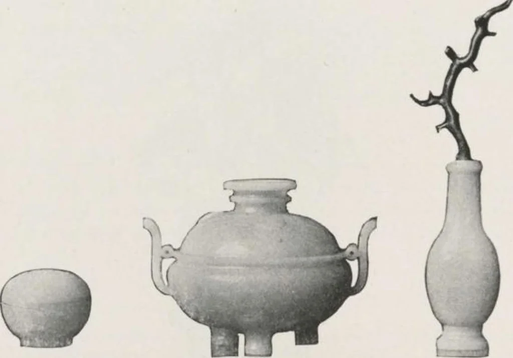 An illustration from Illustrated catalogue of the important collection of antique Chinese porcelains, Sung and Ming potteries, ancient stone sculptures, carved jades and other hard stones, snuff bottles, Mandarin necklaces, bronzes, enamels, palace furniture and wall panels and a number of rare and fine ancient Chinese paintings of the Sung and Ming periods [electronic resource] : all of which are to be sold at unrestricted public sale by direction of the Chinese expert, Lee Van Ching of Shanghai on the afternoons herein stated, 1917, leaf 59