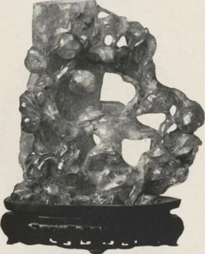 An illustration from Illustrated catalogue of the important collection of antique Chinese porcelains, Sung and Ming potteries, ancient stone sculptures, carved jades and other hard stones, snuff bottles, Mandarin necklaces, bronzes, enamels, palace furniture and wall panels and a number of rare and fine ancient Chinese paintings of the Sung and Ming periods [electronic resource] : all of which are to be sold at unrestricted public sale by direction of the Chinese expert, Lee Van Ching of Shanghai on the afternoons herein stated, 1917, leaf 65