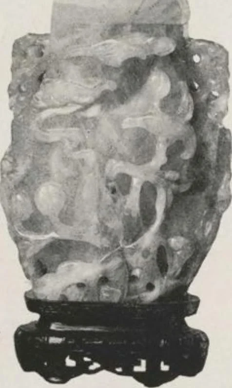 An illustration from Illustrated catalogue of the important collection of antique Chinese porcelains, Sung and Ming potteries, ancient stone sculptures, carved jades and other hard stones, snuff bottles, Mandarin necklaces, bronzes, enamels, palace furniture and wall panels and a number of rare and fine ancient Chinese paintings of the Sung and Ming periods [electronic resource] : all of which are to be sold at unrestricted public sale by direction of the Chinese expert, Lee Van Ching of Shanghai on the afternoons herein stated, 1917, leaf 67