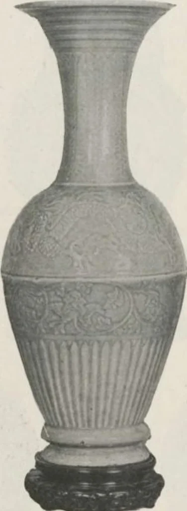 An illustration from Illustrated catalogue of an exceedingly important collection of artistic Oriental objects and decorative art, which the owners have been three years in assembling [electronic resource] : to be sold at unrestricted public sale by direction of the owners, the well-known house of Yamanaka & Co., New York, Japan, China, London, on the afternoons and evening herein stated, 1921, leaf 182