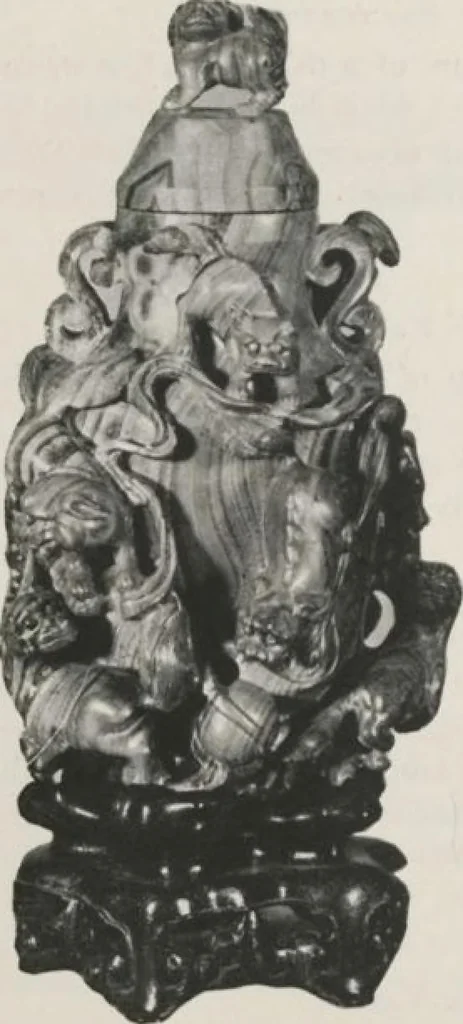 An illustration from Illustrated catalogue of an exceedingly important collection of artistic Oriental objects and decorative art, which the owners have been three years in assembling [electronic resource] : to be sold at unrestricted public sale by direction of the owners, the well-known house of Yamanaka & Co., New York, Japan, China, London, on the afternoons and evening herein stated, 1921, leaf 34