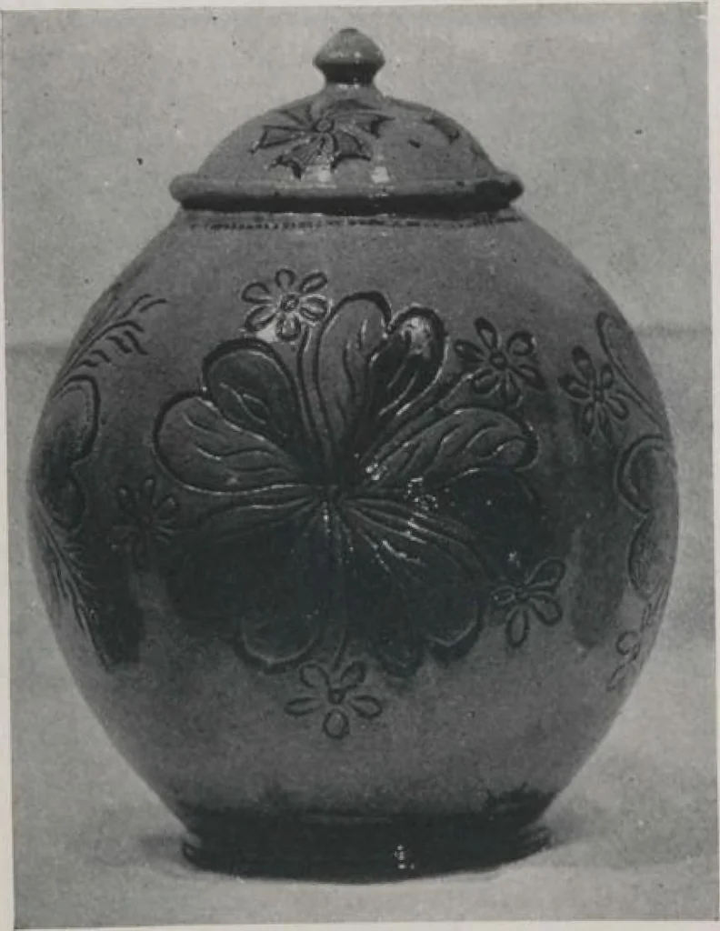 An illustration from Illustrated announcement of the sale by auction of the Jacob Paxson Temple collection of early American furniture and objects of art ... [electronic resource], 1922, leaf 248