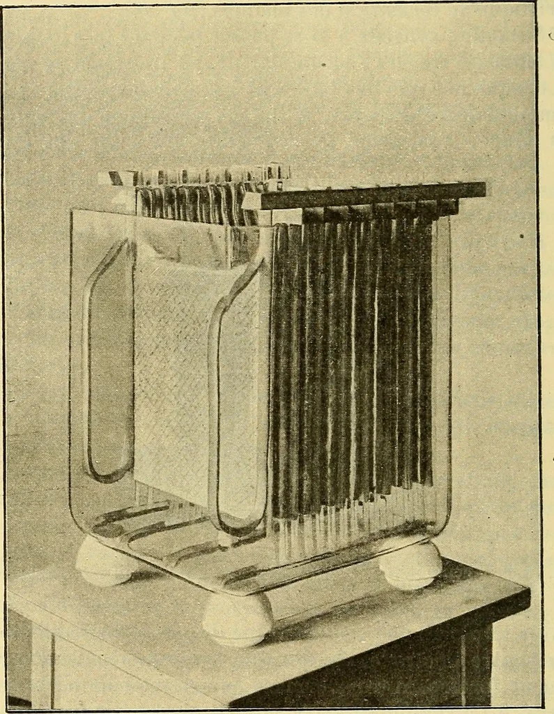 An illustration from L'électricité a la portée de tout le monde, 1906, leaf 145