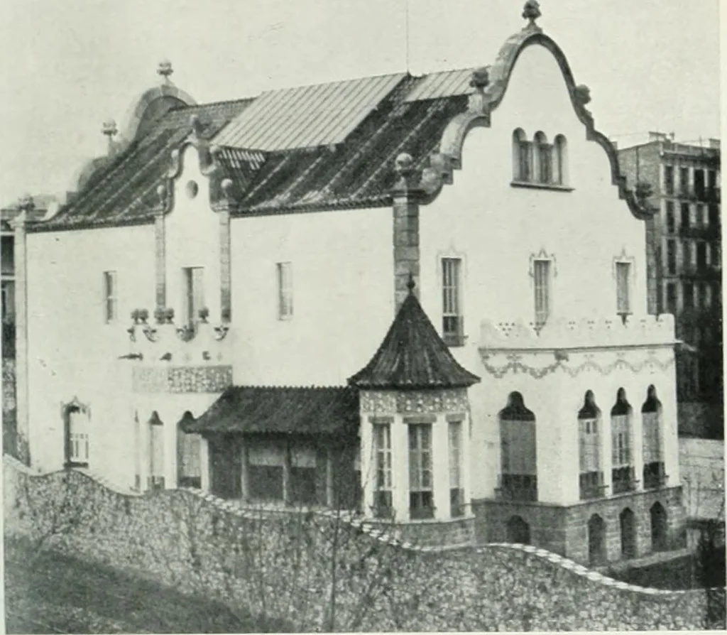 An illustration from L'oeuvre de Puig Cadafalch, architecte, 1896-1904 : architecture, décoration, mobilier, serrurerie, carrelages, &c, &, 1904, leaf 112