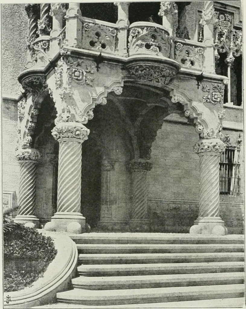 An illustration from L'oeuvre de Puig Cadafalch, architecte, 1896-1904 : architecture, décoration, mobilier, serrurerie, carrelages, &c, &, 1904, leaf 35