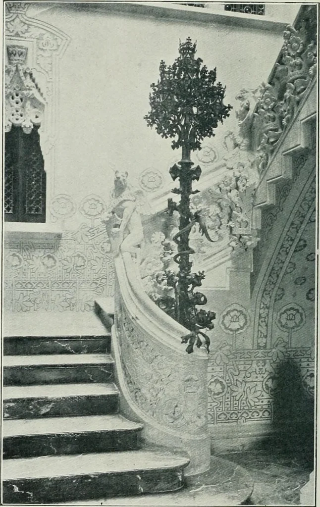 An illustration from L'oeuvre de Puig Cadafalch, architecte, 1896-1904 : architecture, décoration, mobilier, serrurerie, carrelages, &c, &, 1904, leaf 37