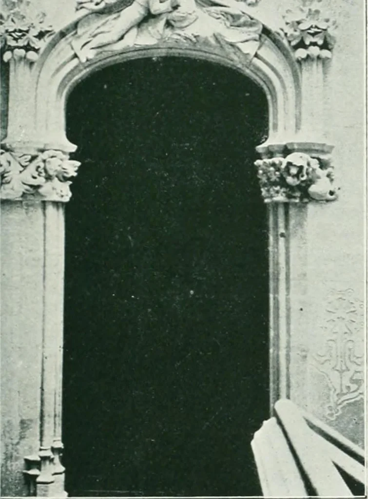An illustration from L'oeuvre de Puig Cadafalch, architecte, 1896-1904 : architecture, décoration, mobilier, serrurerie, carrelages, &c, &, 1904, leaf 58