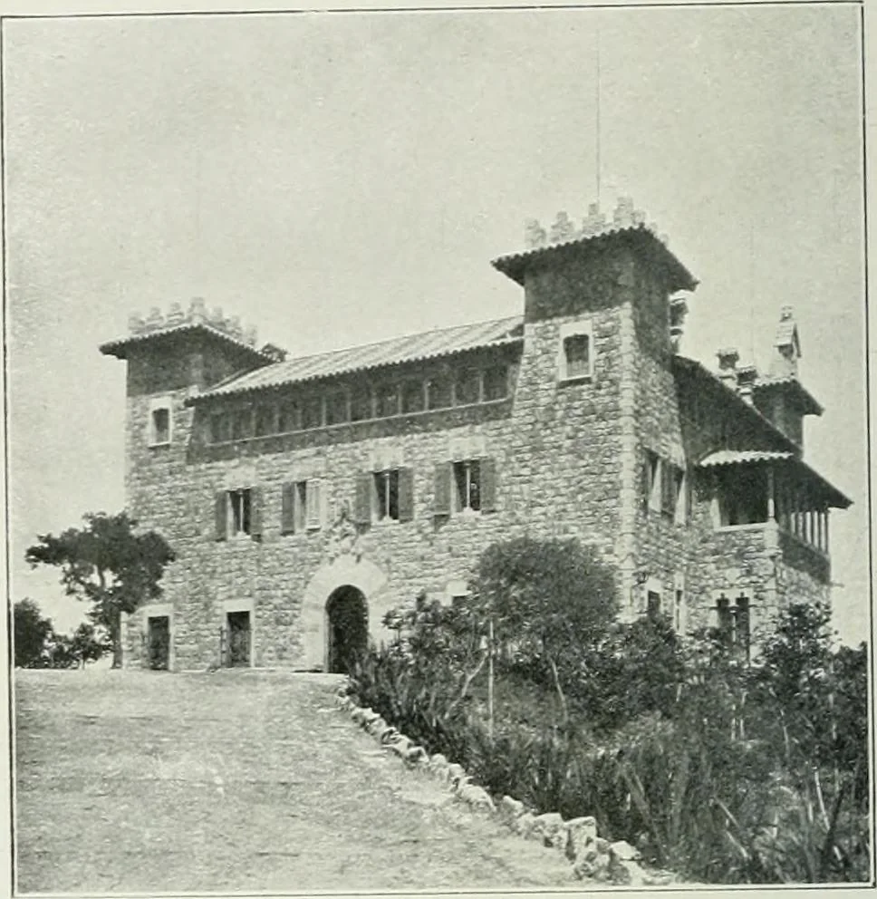 An illustration from L'oeuvre de Puig Cadafalch, architecte, 1896-1904 : architecture, décoration, mobilier, serrurerie, carrelages, &c, &, 1904, leaf 81