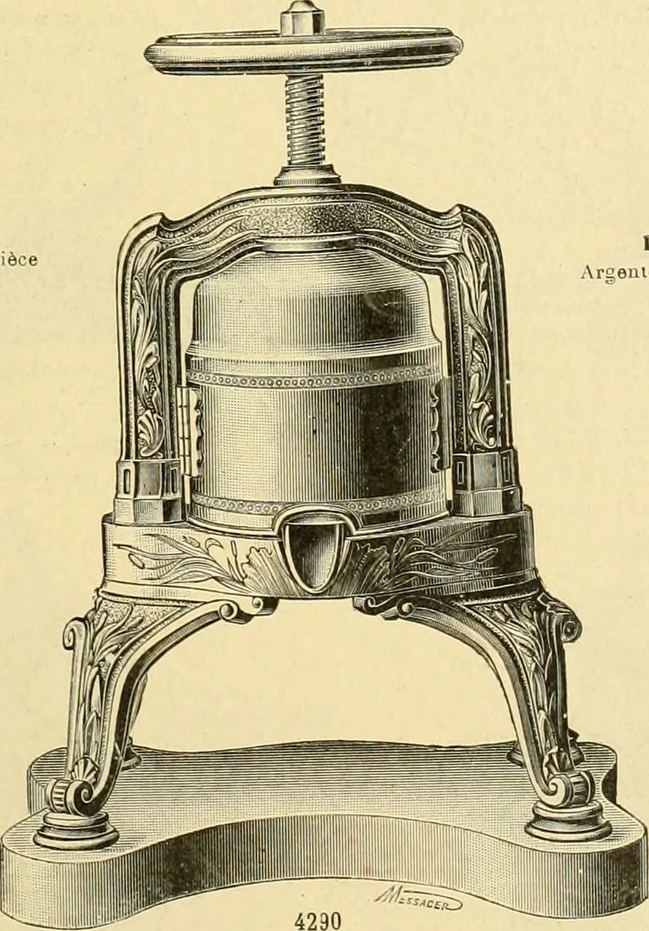 An illustration from L'orfevrerie d'Ercuis ... fonderies, laminoirs et ateliers d'orfevrerie, d'argenture et dorure a Ercuis (Oise)., 1911, leaf 172