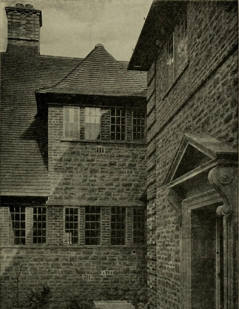 An illustration from Lutyens houses and gardens, 1921, leaf 102