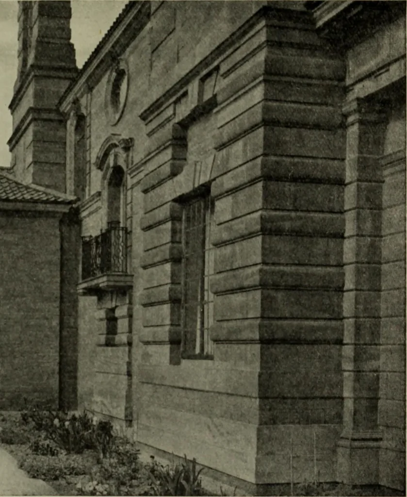 An illustration from Lutyens houses and gardens, 1921, leaf 114