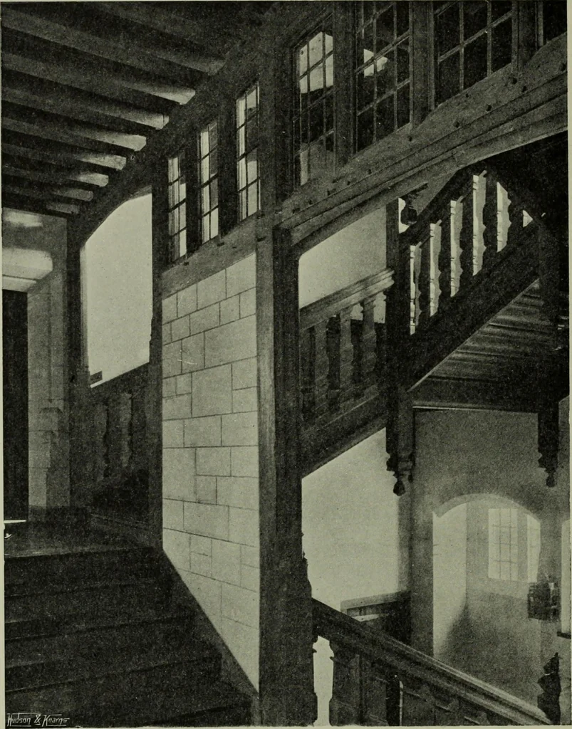 An illustration from Lutyens houses and gardens, 1921, leaf 75
