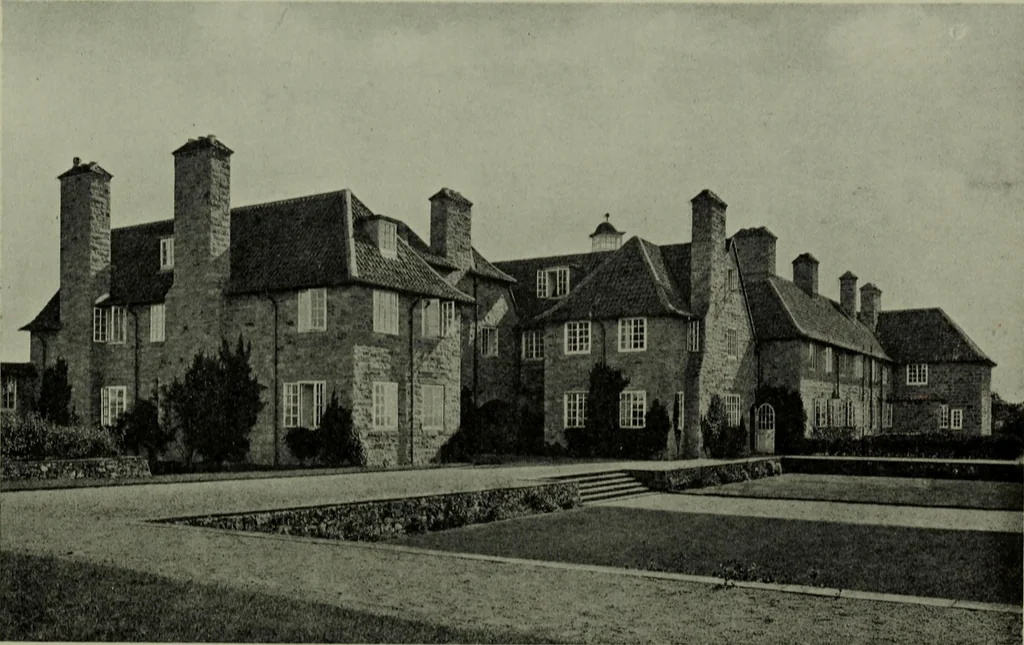 An illustration from Lutyens houses and gardens, 1921, leaf 77