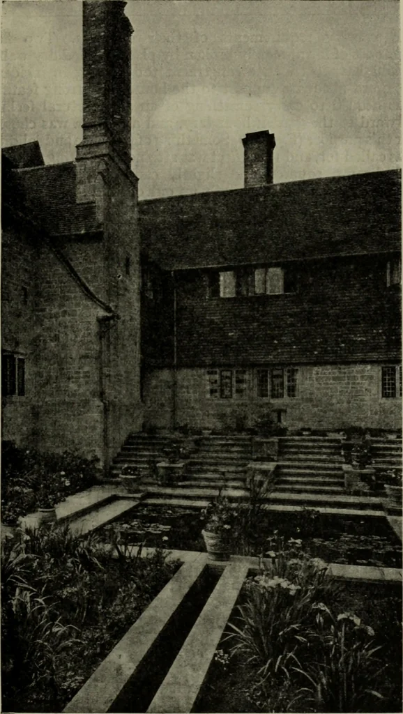 An illustration from Lutyens houses and gardens, 1921, leaf 82