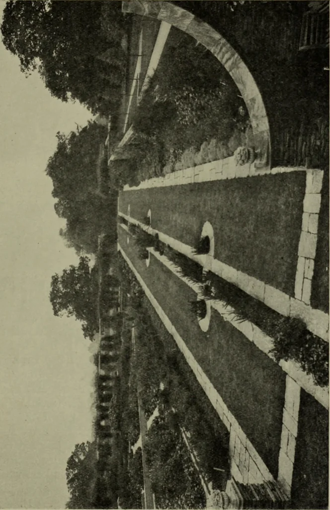 An illustration from Lutyens houses and gardens, 1921, leaf 94