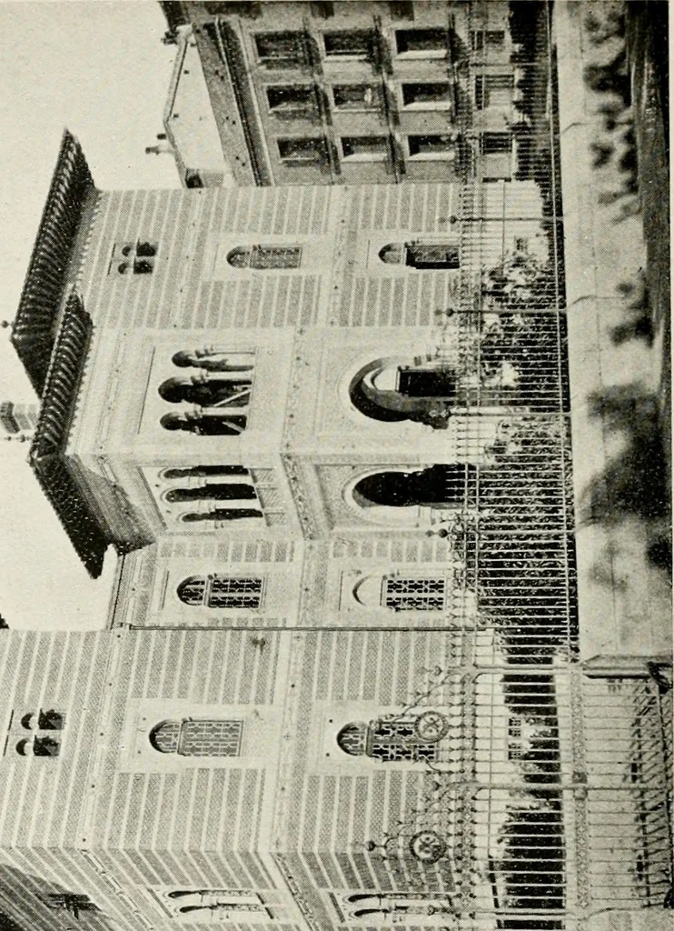 An illustration from Madrid : an historical description and handbook of the Spanish Capital, 1909, leaf 263
