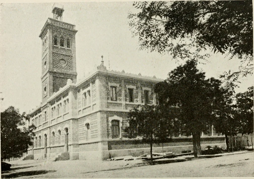 An illustration from Madrid : an historical description and handbook of the Spanish Capital, 1909, leaf 265