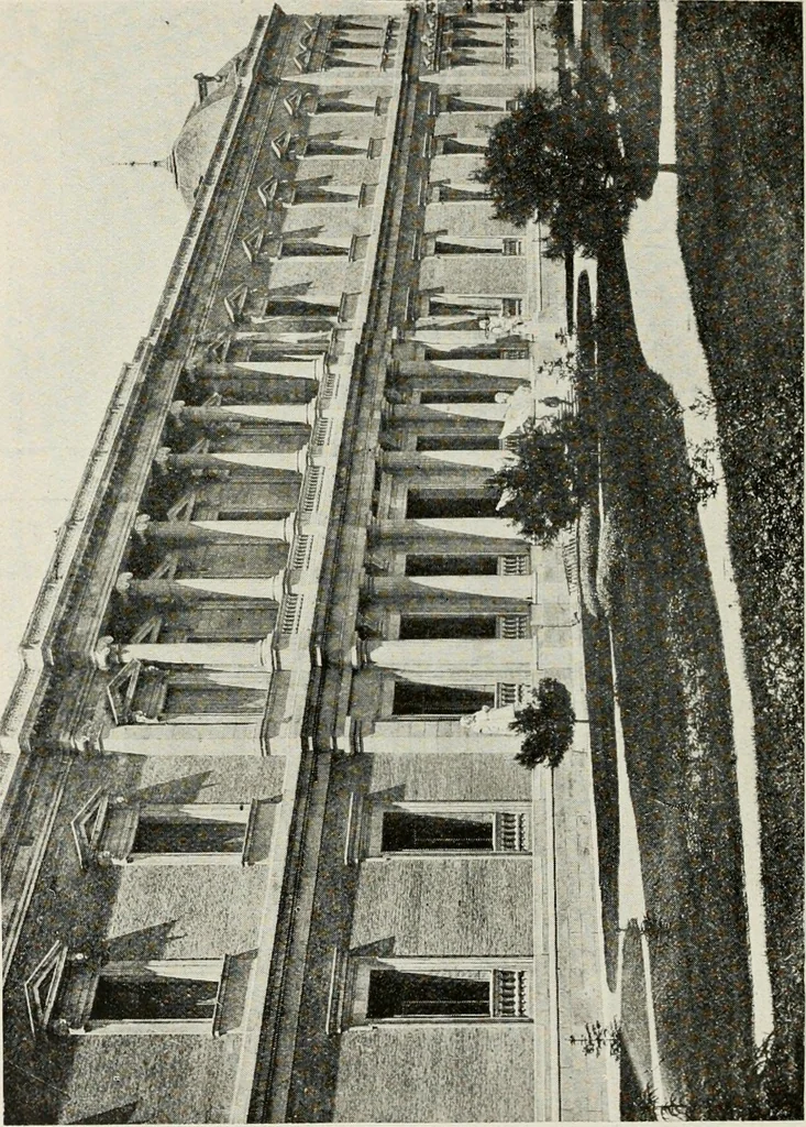 An illustration from Madrid : an historical description and handbook of the Spanish Capital, 1909, leaf 287