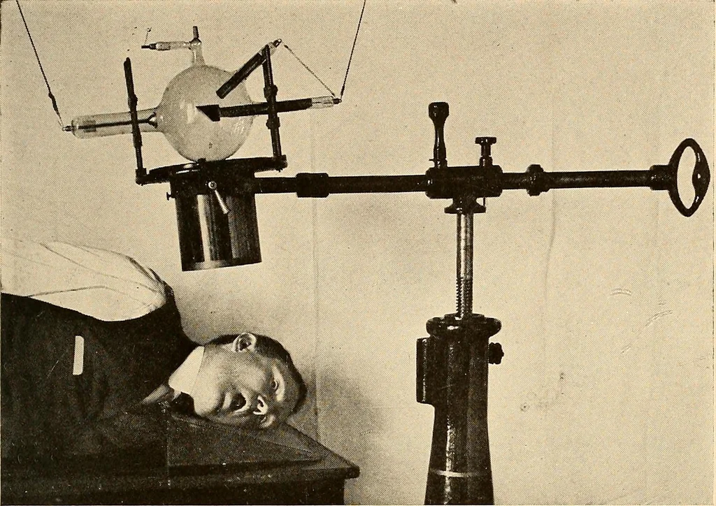An illustration from A manual of X-ray technic, 1917, leaf 102