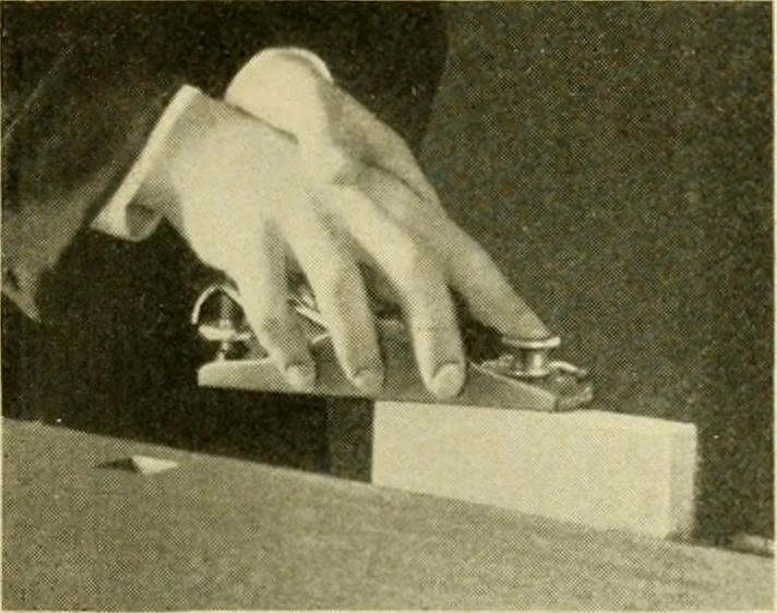 An illustration from Manual training for the rural schools; a group of farm and farm home woodworking problems, 1916, leaf 10