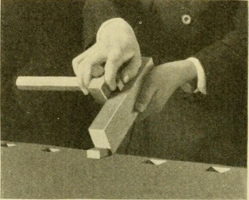 An illustration from Manual training for the rural schools; a group of farm and farm home woodworking problems, 1916, leaf 10