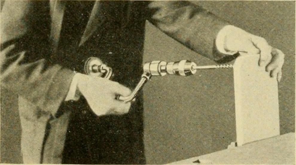 An illustration from Manual training for the rural schools; a group of farm and farm home woodworking problems, 1916, leaf 12