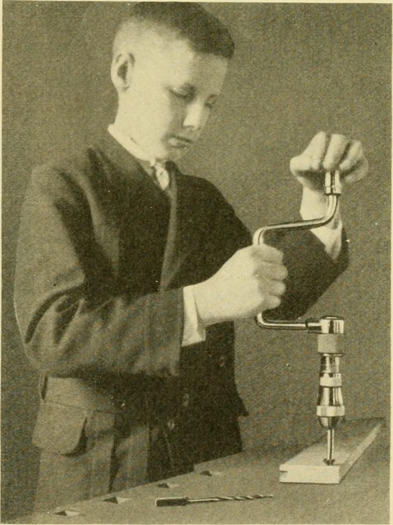 An illustration from Manual training for the rural schools; a group of farm and farm home woodworking problems, 1916, leaf 14
