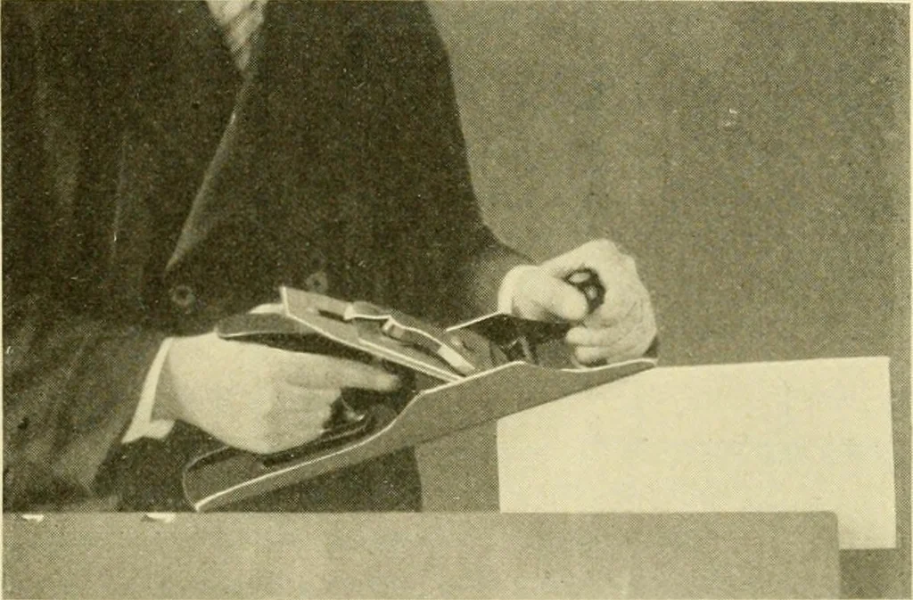 An illustration from Manual training for the rural schools; a group of farm and farm home woodworking problems, 1916, leaf 22