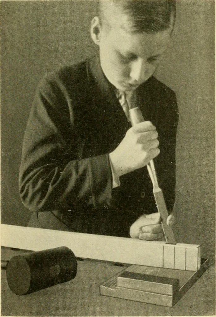 An illustration from Manual training for the rural schools; a group of farm and farm home woodworking problems, 1916, leaf 26