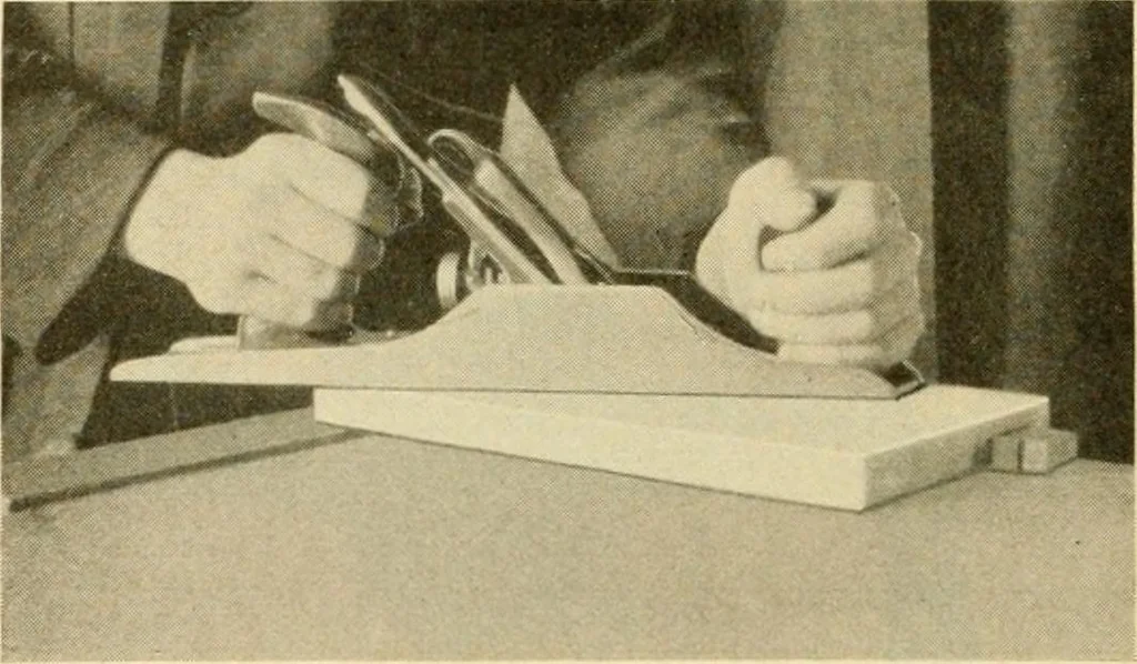 An illustration from Manual training for the rural schools; a group of farm and farm home woodworking problems, 1916, leaf 9