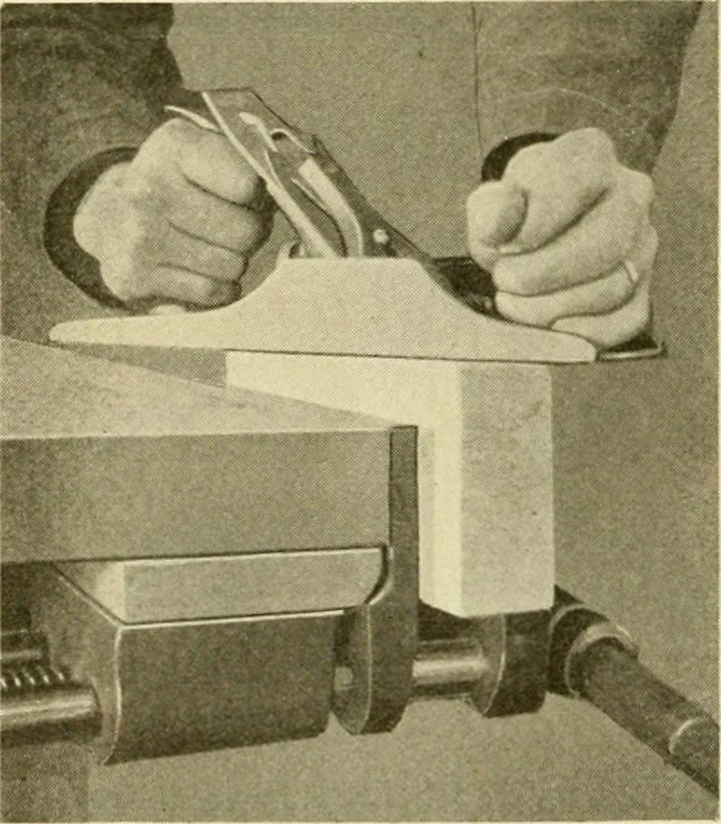An illustration from Manual training for the rural schools; a group of farm and farm home woodworking problems, 1916, leaf 9