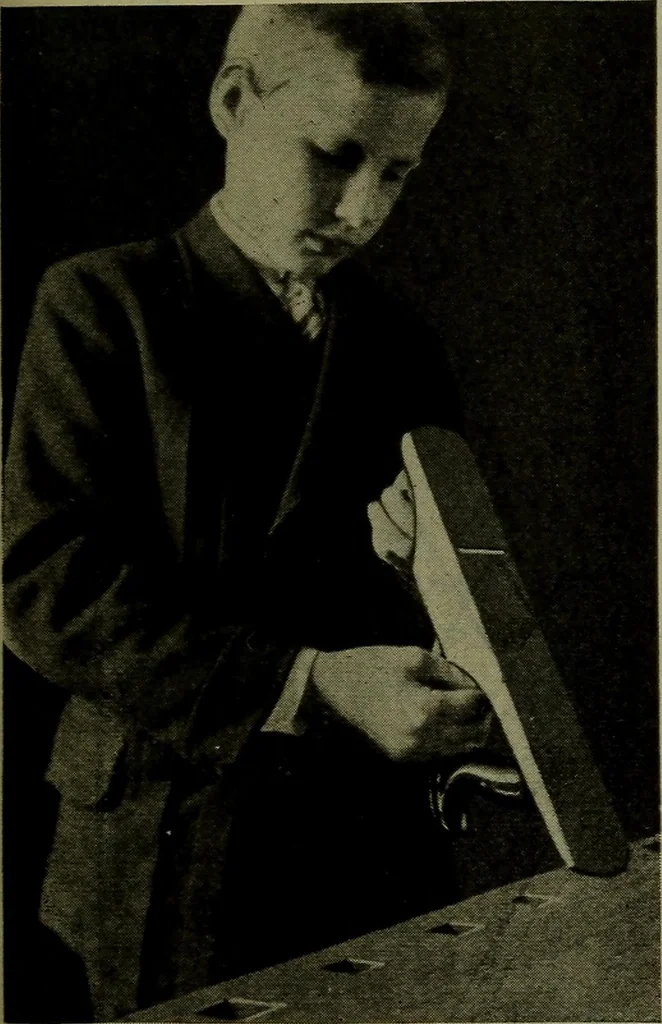 An illustration from Manual training for the rural schools; a group of farm and farm home woodworking problems, 1922, leaf 16