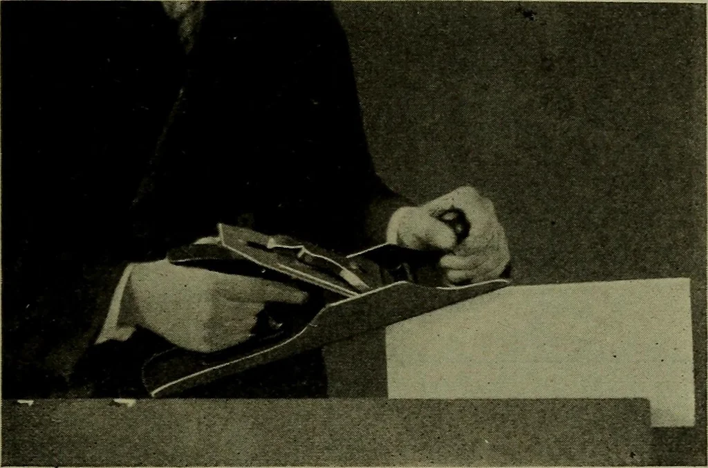 An illustration from Manual training for the rural schools; a group of farm and farm home woodworking problems, 1922, leaf 24