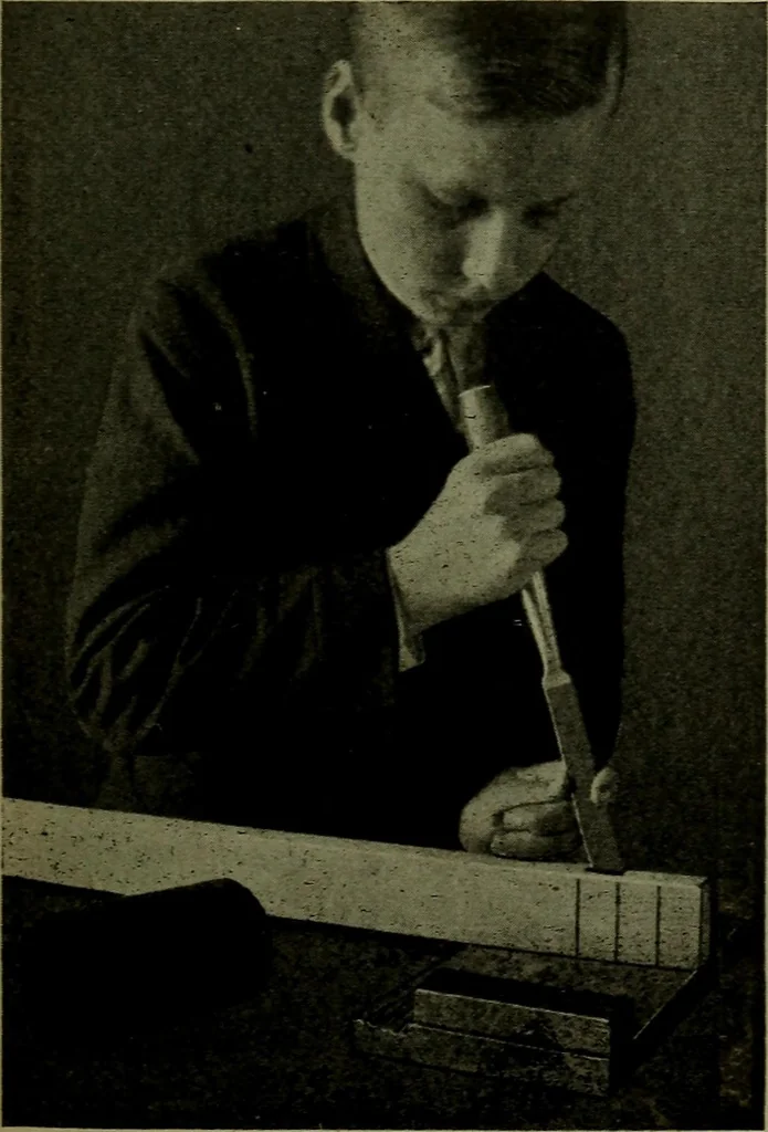 An illustration from Manual training for the rural schools; a group of farm and farm home woodworking problems, 1922, leaf 28