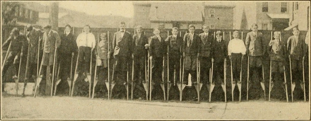 An illustration from Manual training--play problems; constructive work for boys and girls based on the play interest, 1917, leaf 15