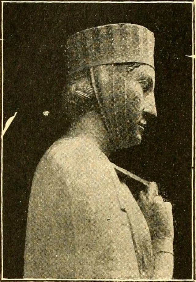 An illustration from Manuel d'archeologie francaise depuis les temps mérovingiens jusqu'à la renaissance .., 1902, leaf 215