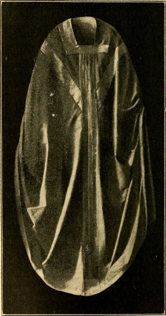 An illustration from Manuel d'archeologie francaise depuis les temps mérovingiens jusqu'à la renaissance .., 1902, leaf 373
