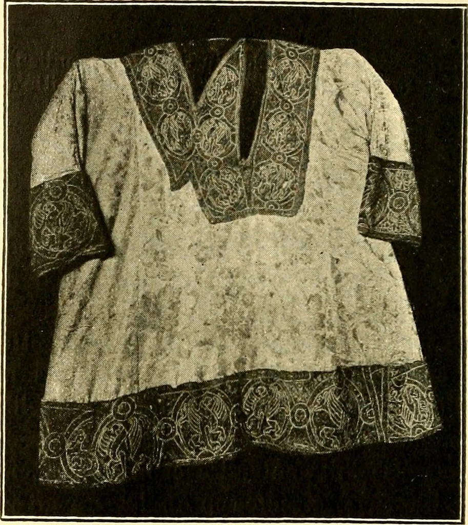 An illustration from Manuel d'archeologie francaise depuis les temps mérovingiens jusqu'à la renaissance .., 1902, leaf 61