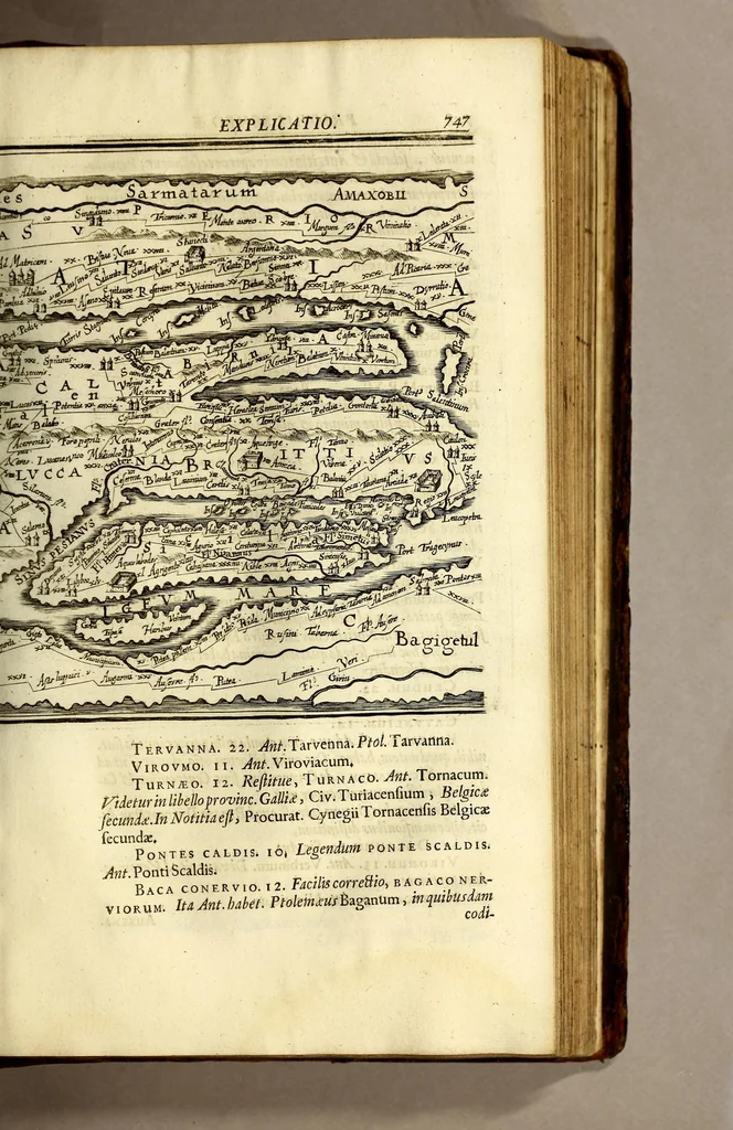 An illustration from Marci Velseri, Matthaei F. Ant. N. Reip. Augustanae quondam duumviri, Opera historica et philologica, sacra et profana. : In quibus historia boica, res Augustinae, conversio & passio SS. martyrum, Afrae, Hilariae, Dignae, Eunomiae, Eutropiae, vitae S. Udalrici, & S. Severini, narratio eorum, quae contigerunt Apollonio Tyrio, tabulae Peutingerianae integrae, epistolae ad viros illustres Latinae Italicaeque, & proteus satyra continentur., 1682, leaf 885