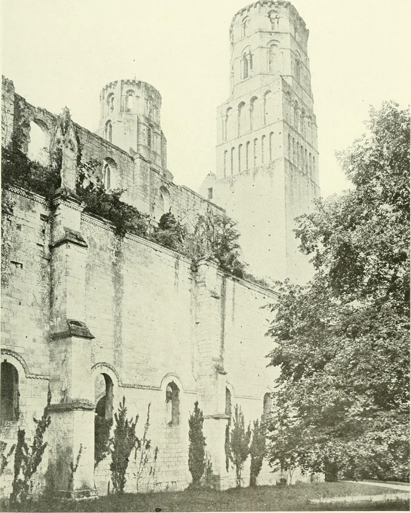 An illustration from Medieval architecture, its origins and development, with lists of monuments and bibliographies, 1909, leaf 450