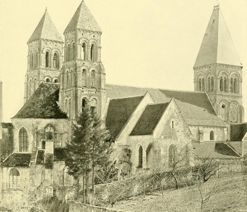 An illustration from Medieval architecture, its origins and development, with lists of monuments and bibliographies, 1909, leaf 164