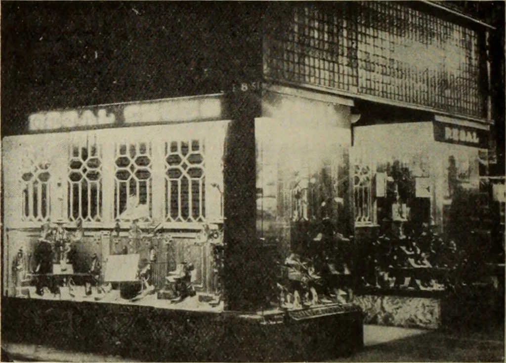 An illustration from Men's wear of Canada (January-December 1912), 1912, leaf 255