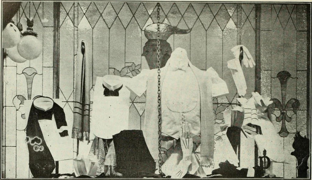 An illustration from Men's wear of Canada (January-December 1913), 1913, leaf 545